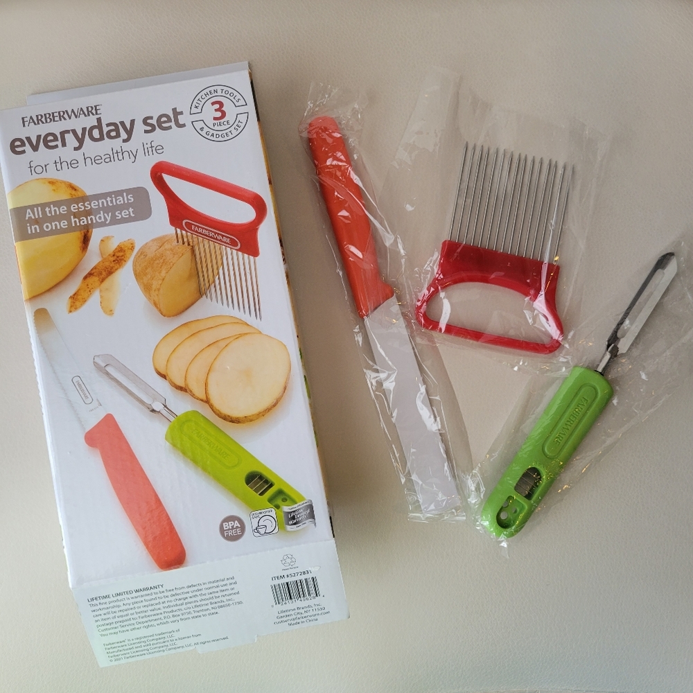 Farberware Utensil Set ~  Knife Peeler Slicer Guide ~ New in Box ~ FINAL PRICE